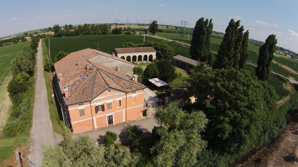 Agriturismo Corte Ponte Dei Tedeschi Pensionat Ostiglia Eksteriør billede