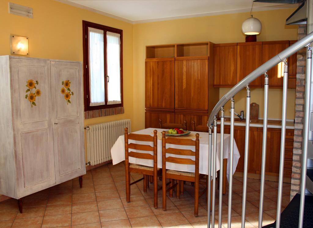 Agriturismo Corte Ponte Dei Tedeschi Pensionat Ostiglia Værelse billede